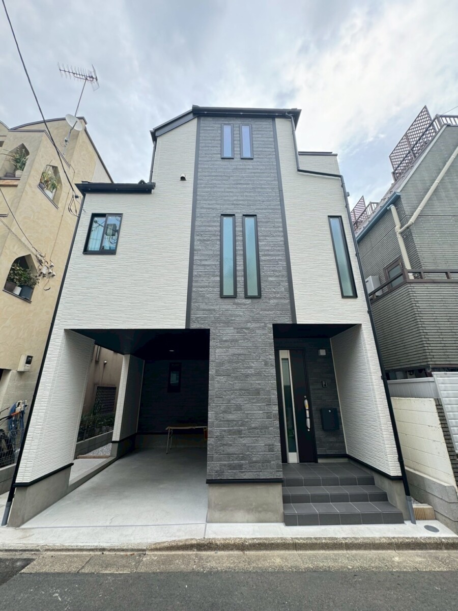 main image